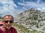 55 Selfie da quota 2222 m verso Corna Piana